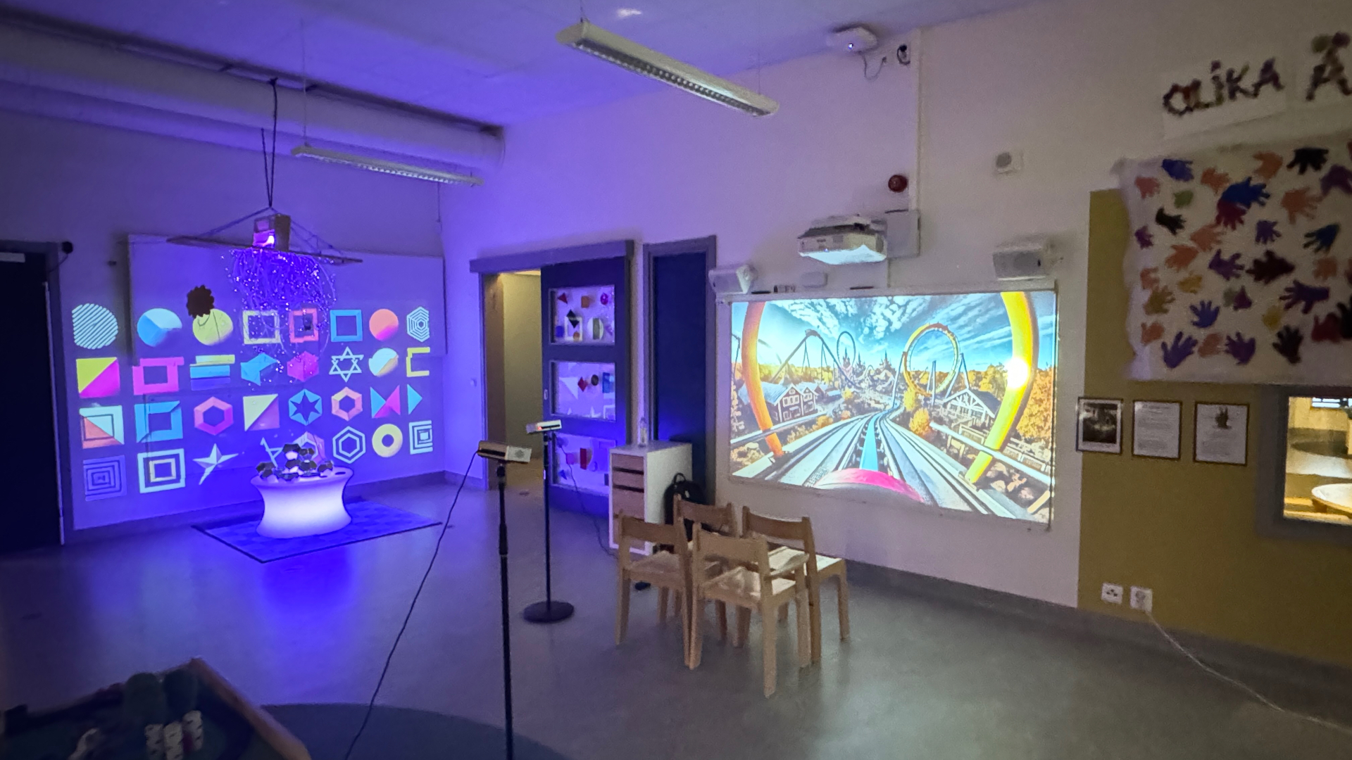 PICZO Nova Ultra S skapar en sensorisk lärmiljö i förskola med färgglada projektioner på väggarna